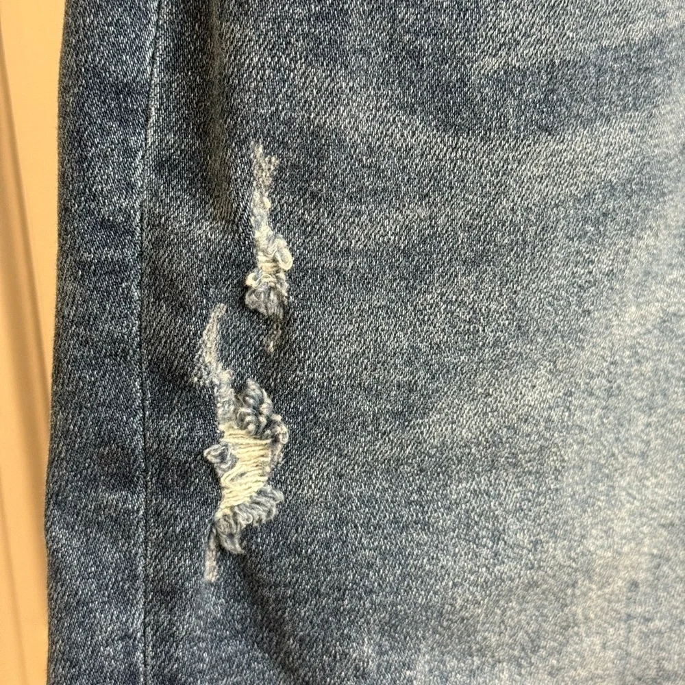 Judy Blue Womens Size 3XL Med Wash Distressed Denim Dad Short Cell Phone Pocket